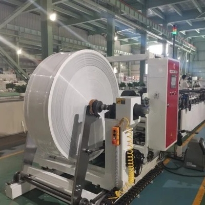 PE 중심 봉합은 기계 0.04mm-0.35mm 2 층을 엠보싱 처리합니다