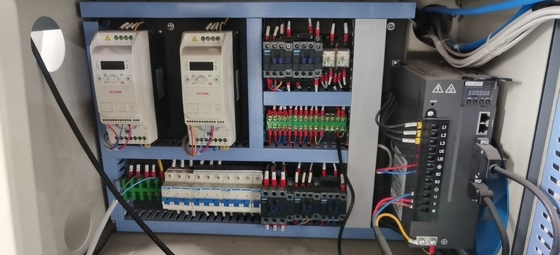 PLC 터치 스크린으로 리와인더 기계 4.0KW 전력 800 밀리미터를 길게 베는 시트 절단