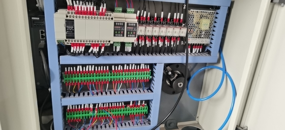 PLC 터치 스크린으로 리와인더 기계 4.0KW 전력 800 밀리미터를 길게 베는 시트 절단